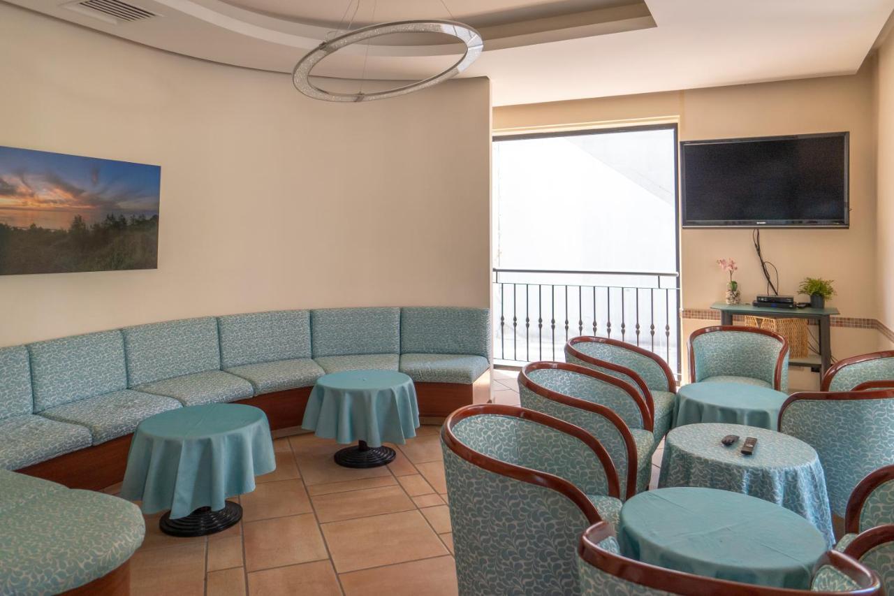 Hotel Tiglio Rimini Exteriör bild
