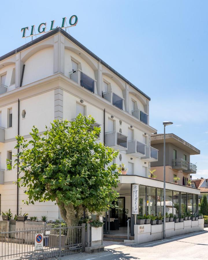 Hotel Tiglio Rimini Exteriör bild