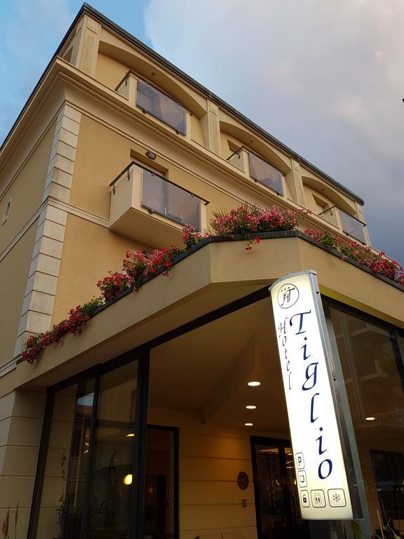 Hotel Tiglio Rimini Exteriör bild
