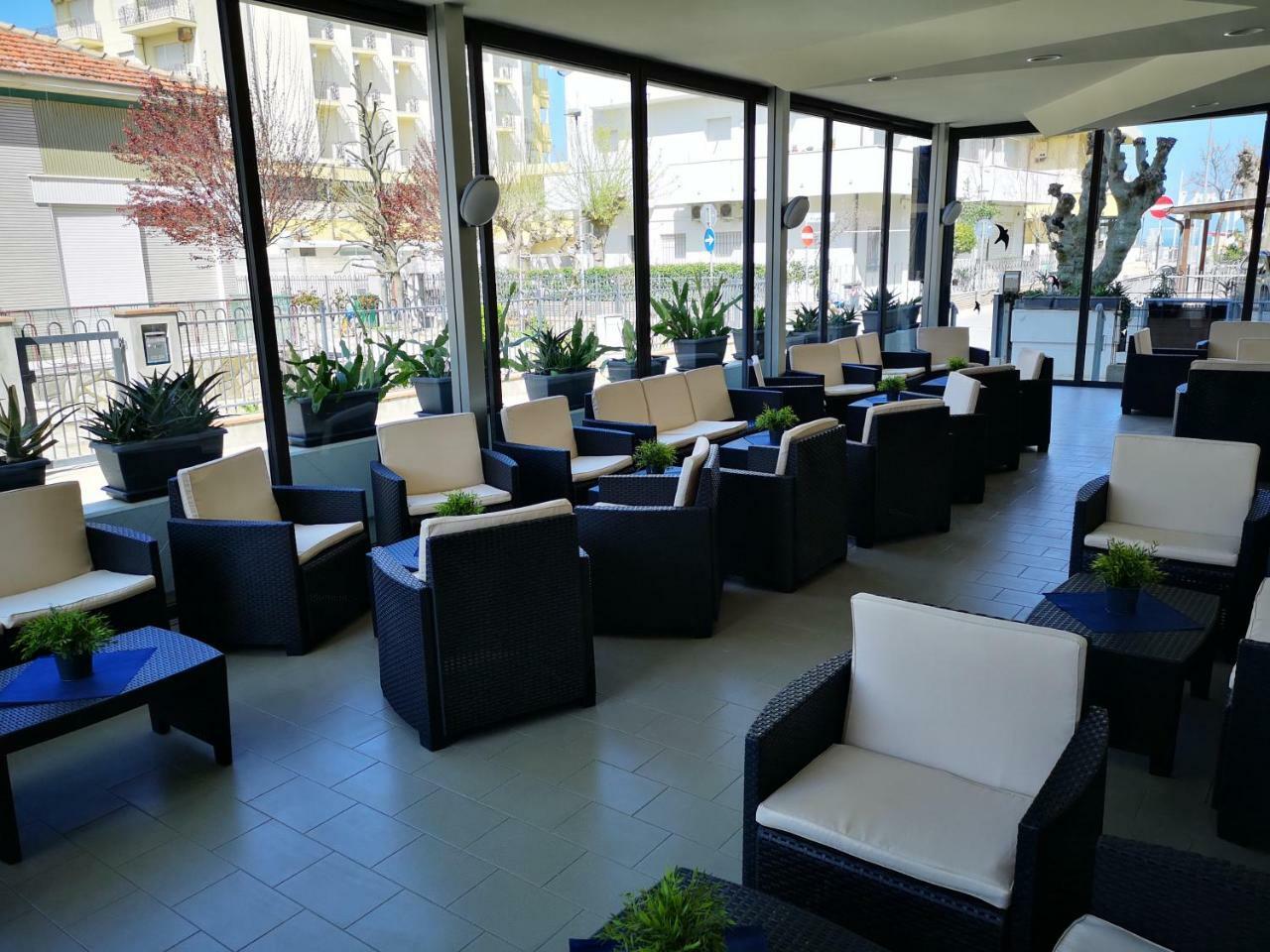 Hotel Tiglio Rimini Exteriör bild