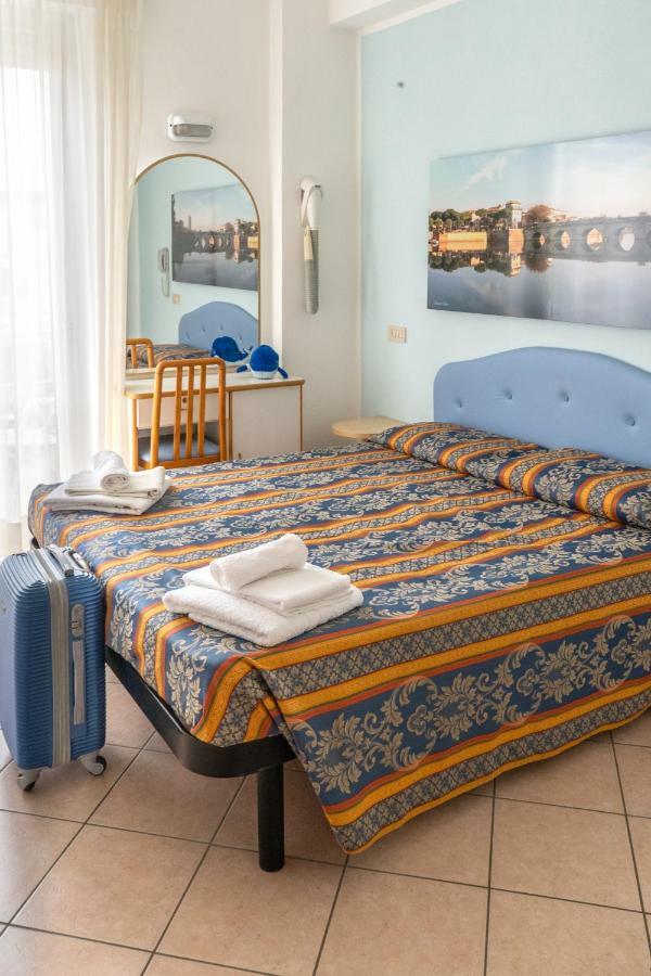 Hotel Tiglio Rimini Exteriör bild